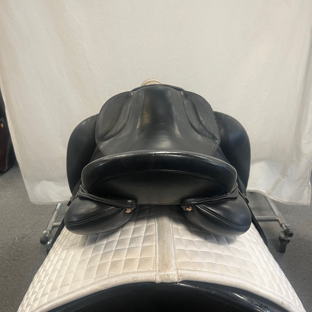 Used Stubben Aramis II 17"/29cm Dressage Saddle