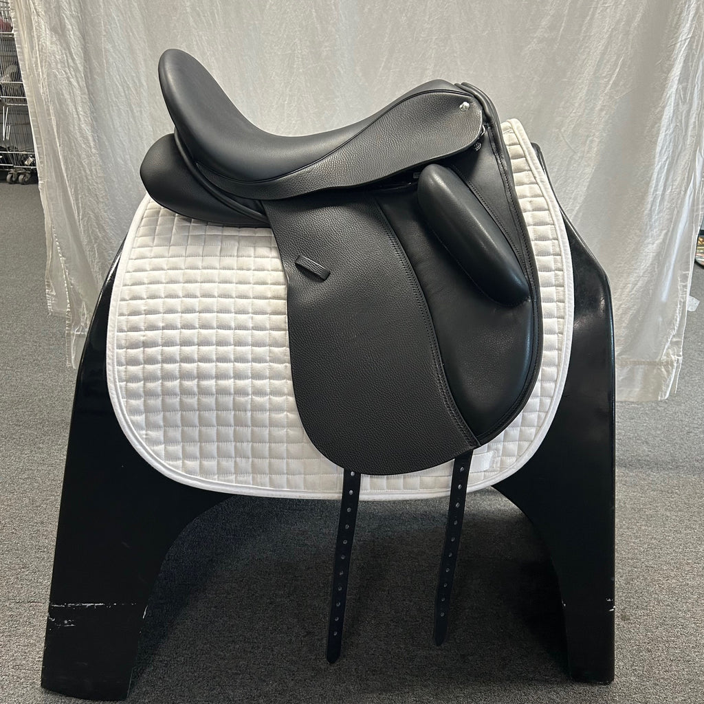 Demo Custom Signature Wolfgang Solo 18" Dressage Saddle