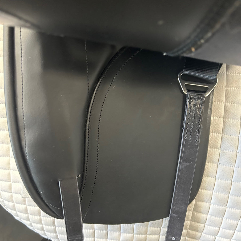 Demo Custom Signature Wolfgang Solo 18" Dressage Saddle