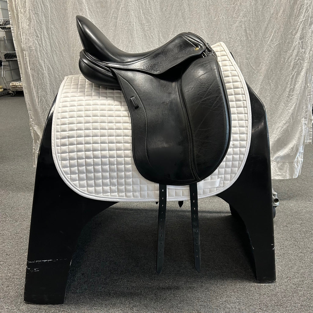 HOLD: Used Schleese Obrigado 17.5" Dressage Saddle