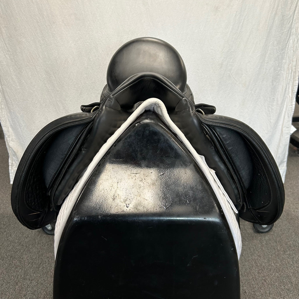 HOLD: Used Schleese Obrigado 17.5" Dressage Saddle