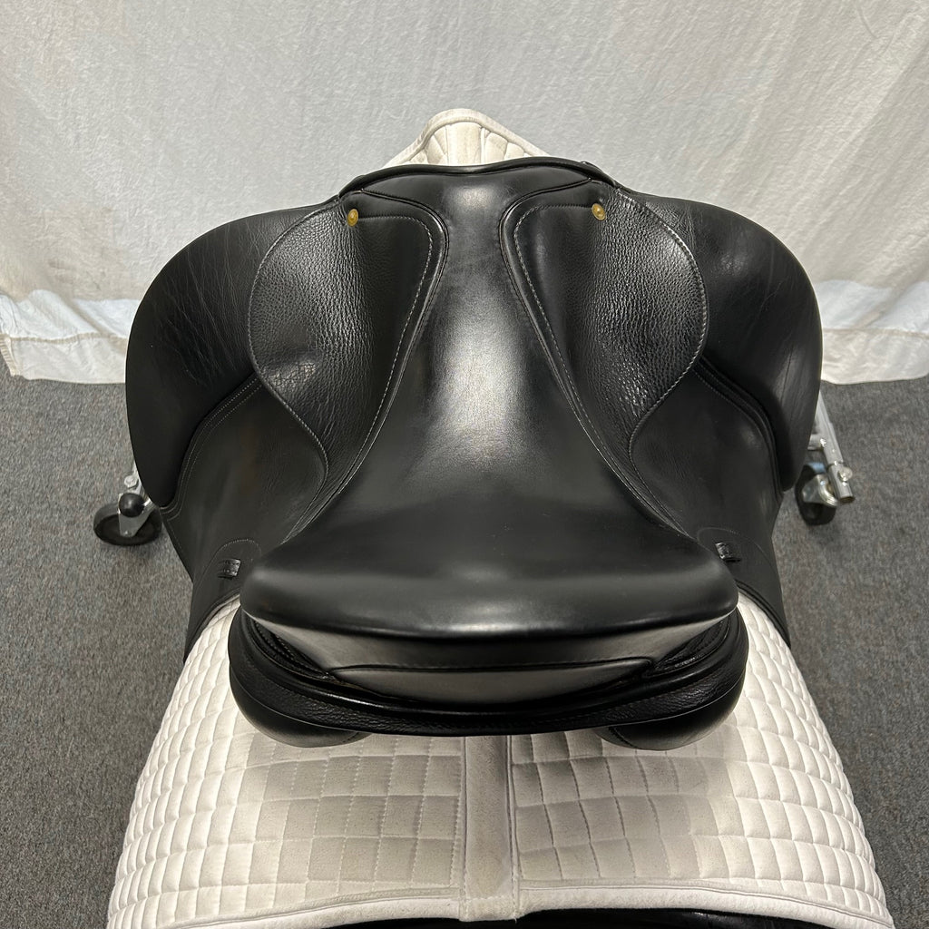 HOLD: Used Schleese Obrigado 17.5" Dressage Saddle