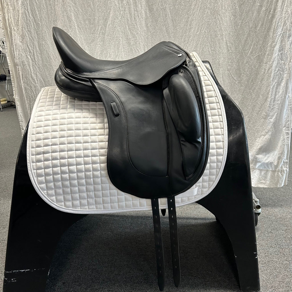 Used Schleese Obrigado 17.5" Monoflap Dressage Saddle