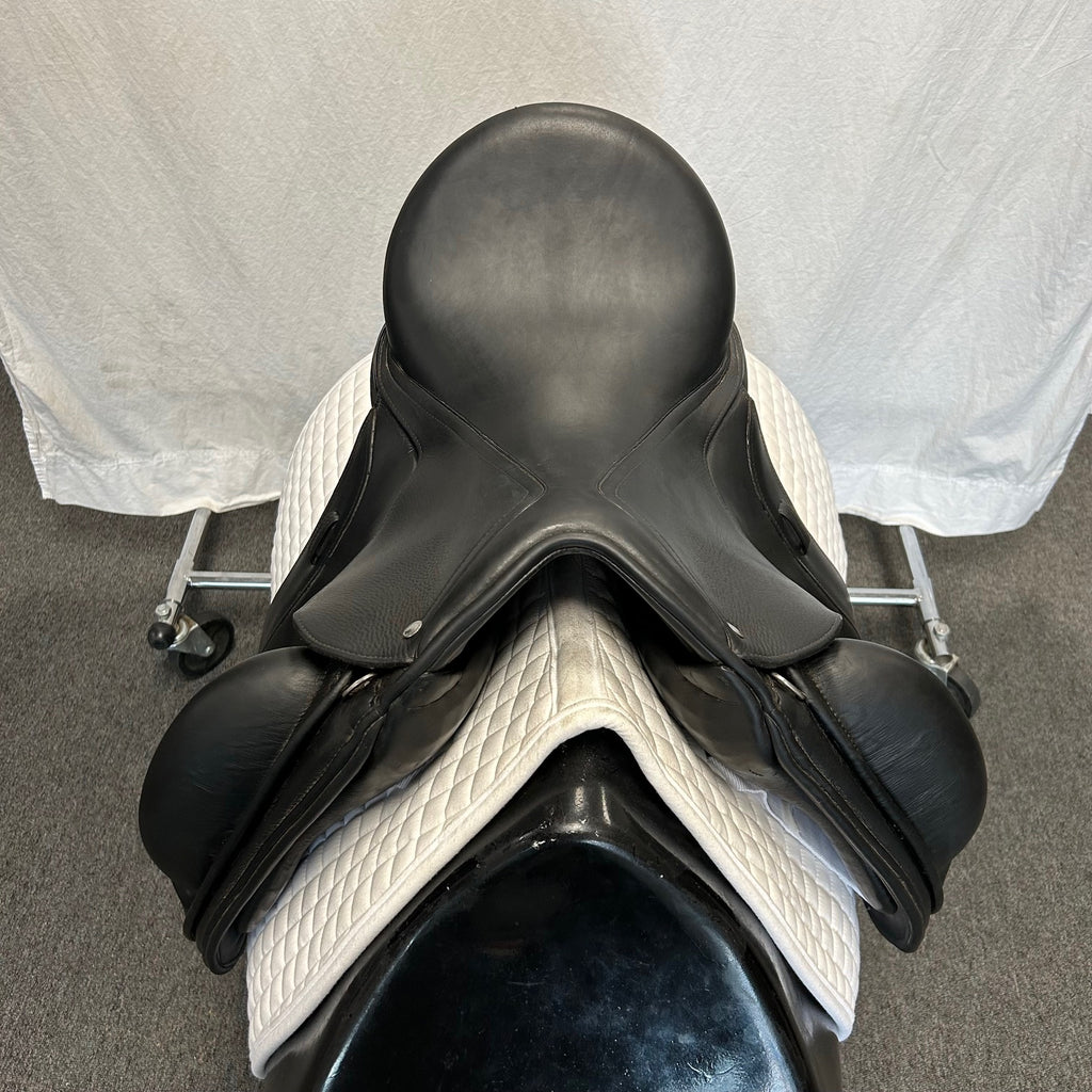 HOLD: Used Schleese Obrigado 17.5" Monoflap Dressage Saddle