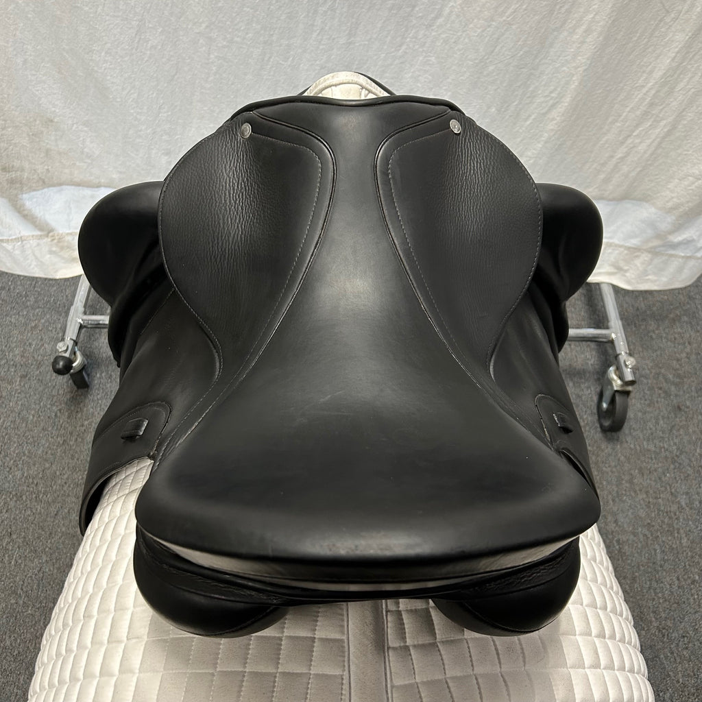 Used Schleese Obrigado 17.5" Monoflap Dressage Saddle