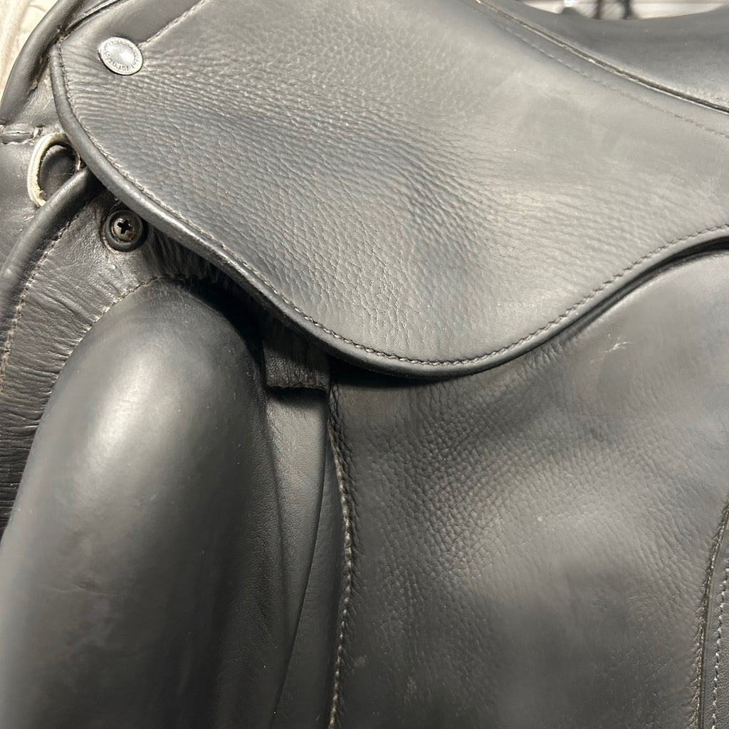 Used Schleese Obrigado 17.5" Monoflap Dressage Saddle