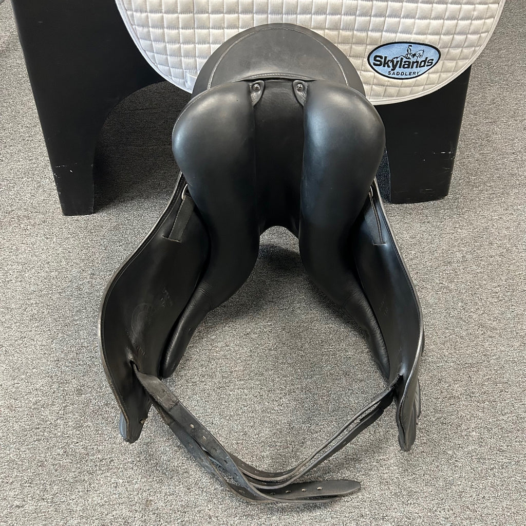 HOLD: Used Schleese Obrigado 17.5" Monoflap Dressage Saddle