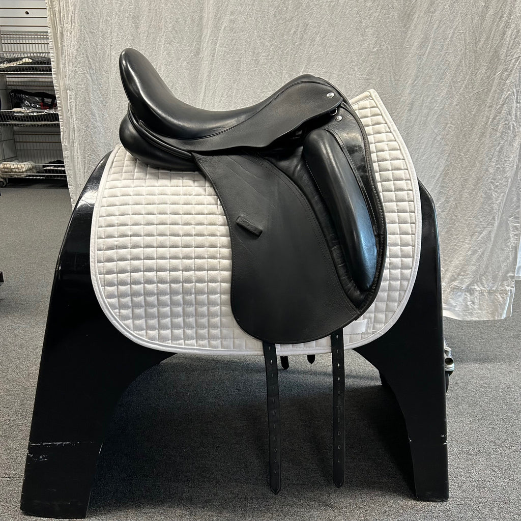 Used Custom Wolfgang Solo MKII 17.5" Dressage Saddle