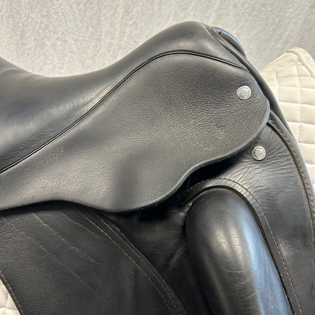 Used Custom Wolfgang Solo MKII 17.5" Dressage Saddle