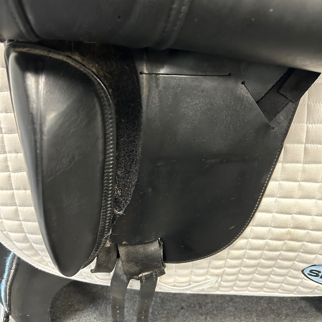 Used Schleese Wave 17.5"  Dressage Saddle