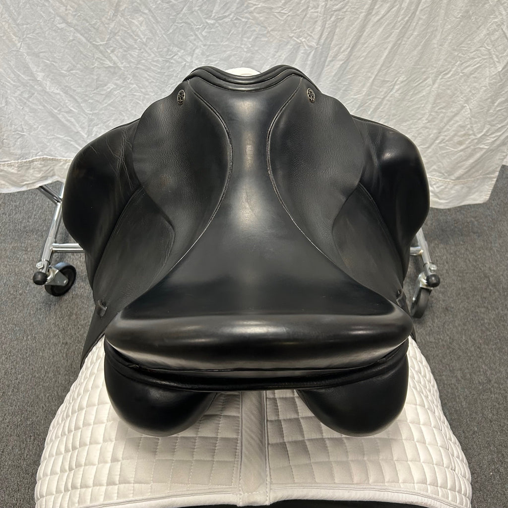 Used Trilogy Amadeo Elite 18" Dressage Saddle