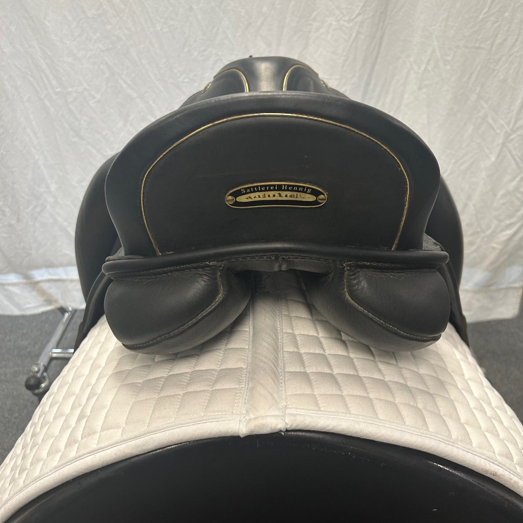 Used Hennig Sofa 17" Dressage Saddle