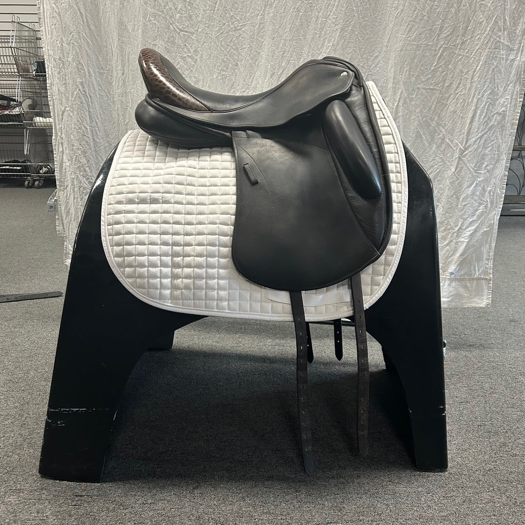 Used Custom Icon Alpha 17.5" Monoflap Dressage Saddle