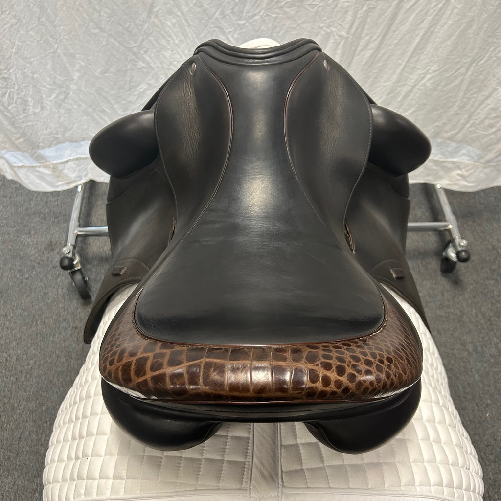 Used Custom Icon Alpha 17.5" Monoflap Dressage Saddle