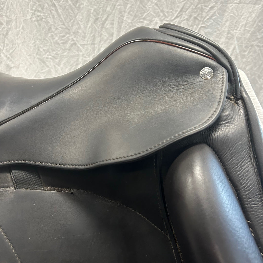 Used Custom Icon Alpha 17.5" Monoflap Dressage Saddle