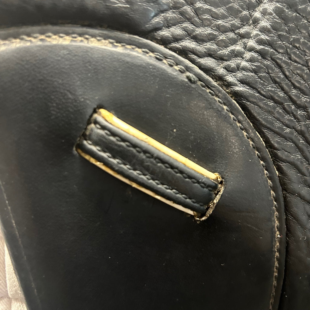 Used Hennig Sofa 17" Dressage Saddle