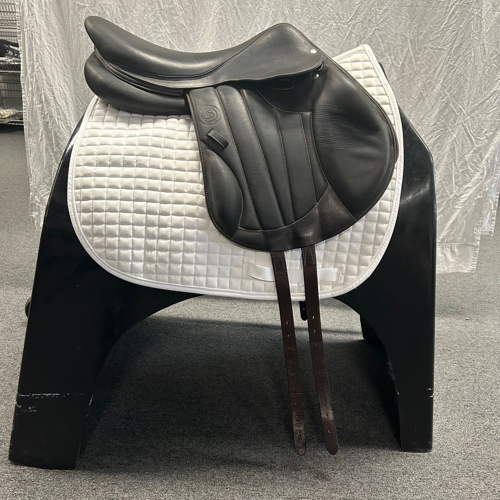 Used Forestier Boeckelo 18" Jump Saddle