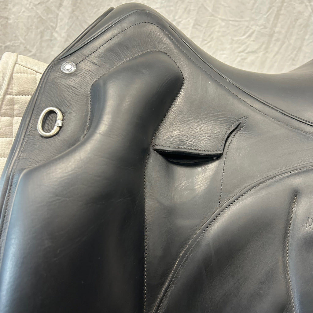 HOLD: Used Devoucoux Makila Lab 18" Monoflap Dressage Saddle