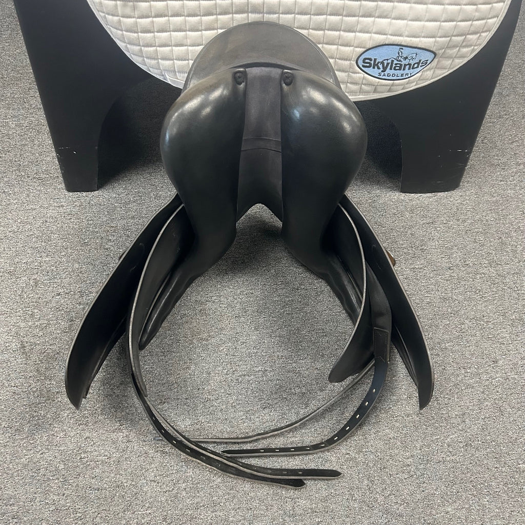 Used Amerigo Vega Dressage Saddle 17"