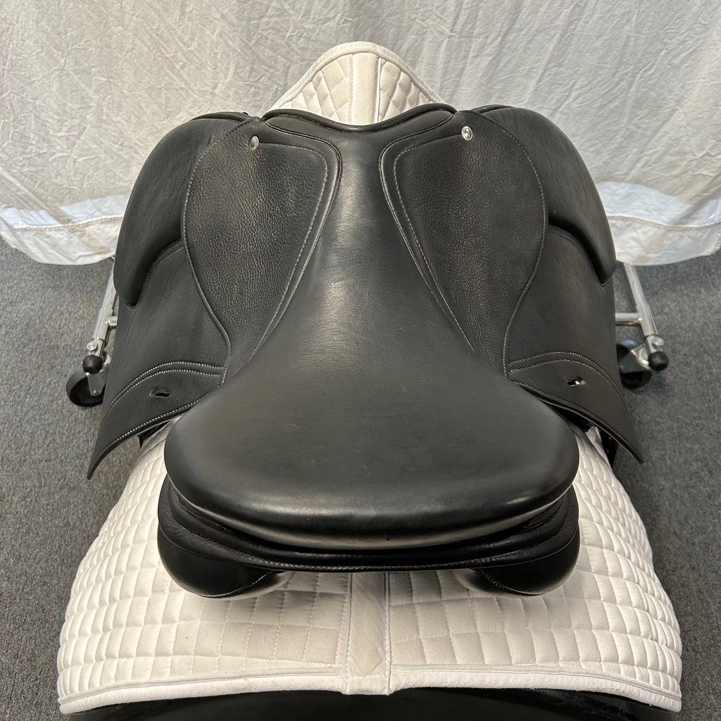 Used Schleese Merci 17.5" Jump Saddle