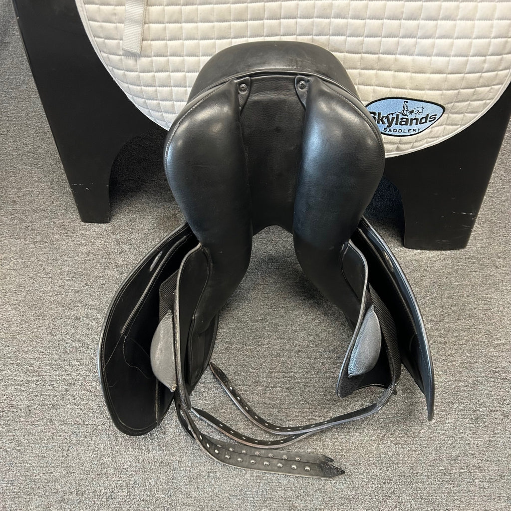 Used Schleese Merci 17.5" Jump Saddle