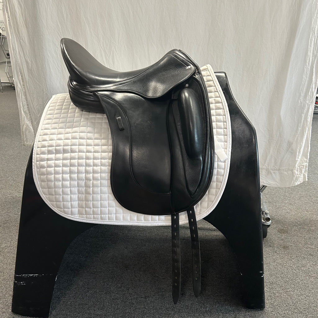 Used Schleese Obrigado 17.5" Dressage Saddle