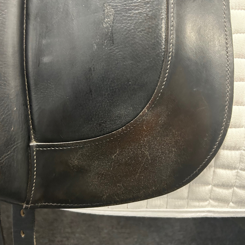 Used Schleese Obrigado 17.5" Dressage Saddle