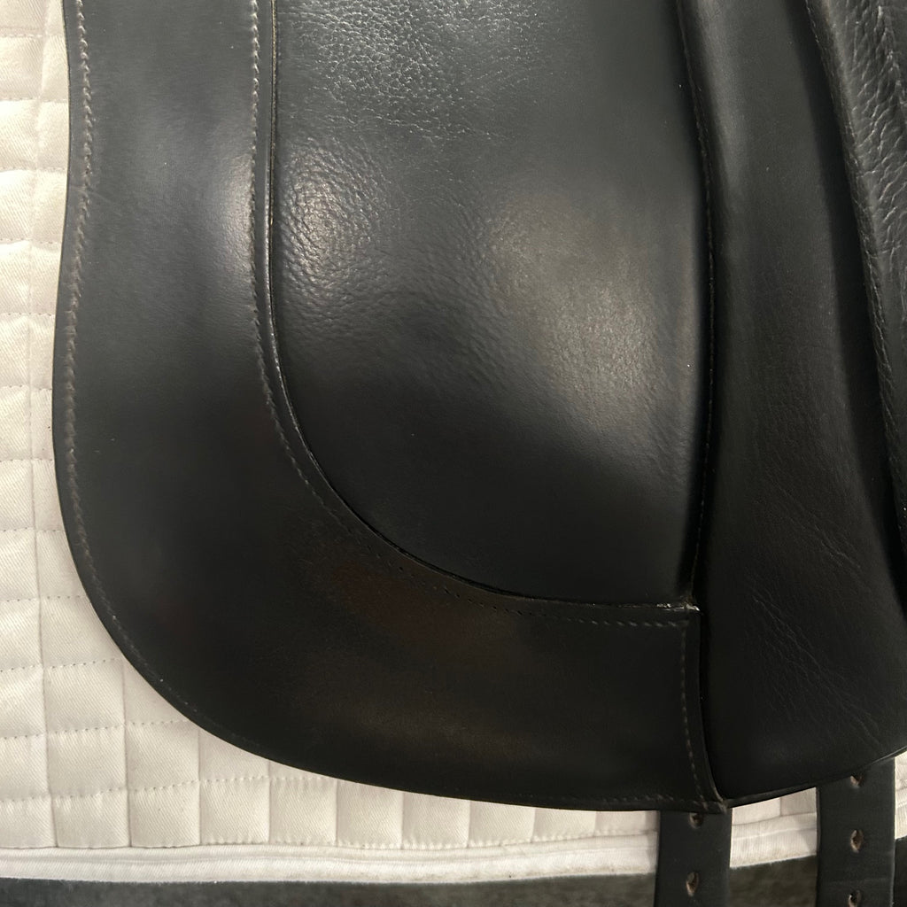 Used Schleese Obrigado 17.5" Dressage Saddle