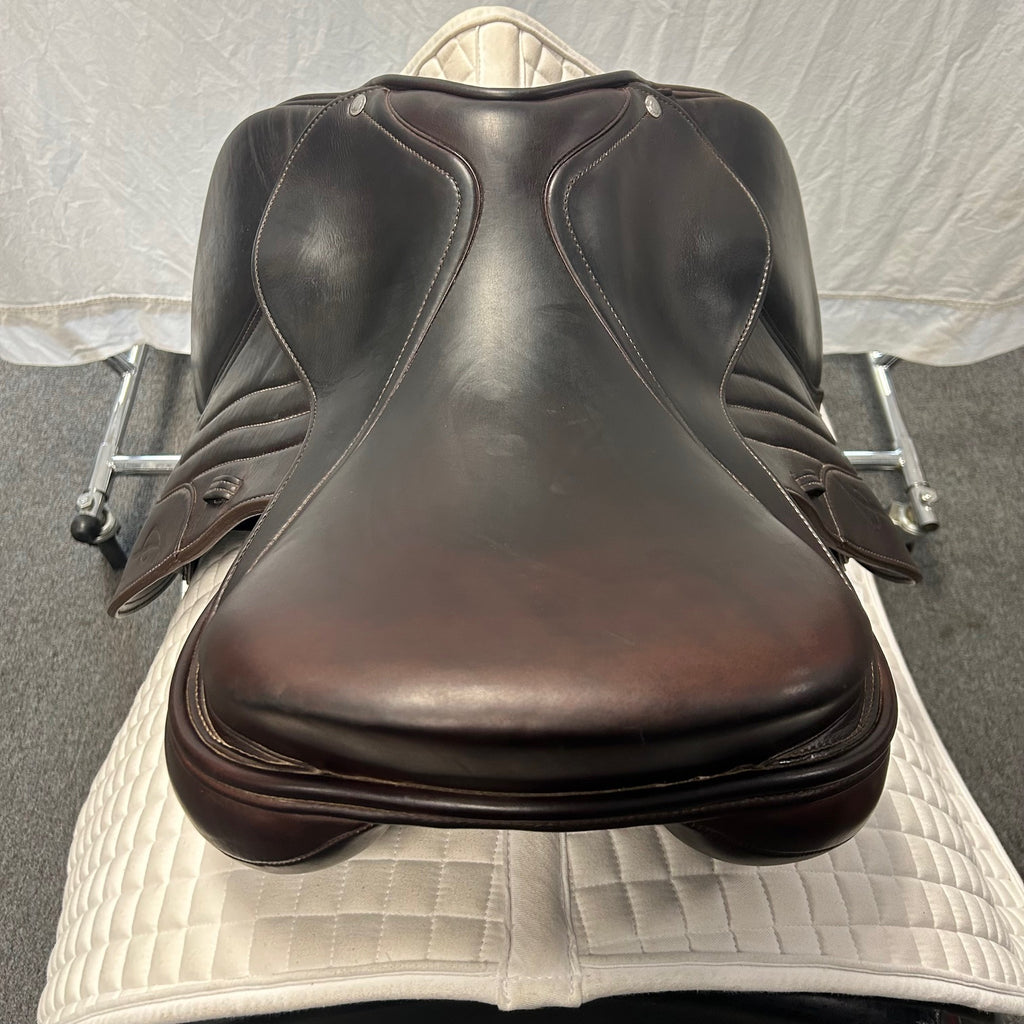 HOLD: Used Schleese Jete 17" Jump Saddle