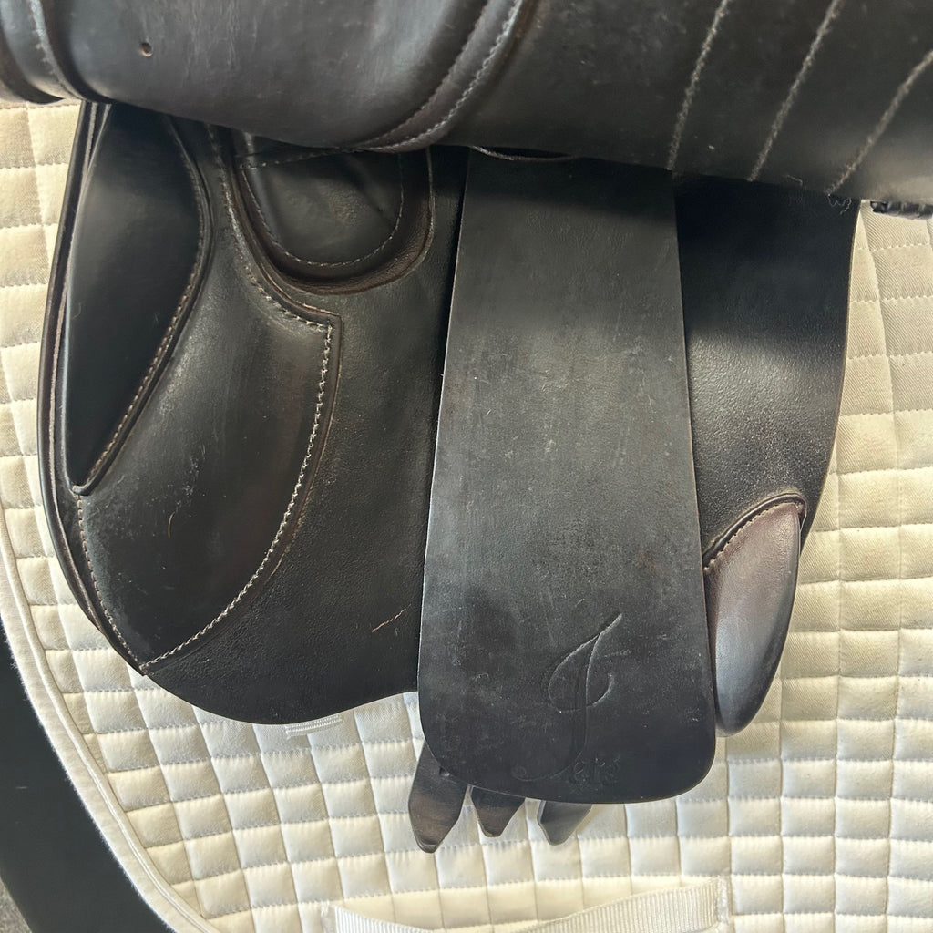 HOLD: Used Schleese Jete 17" Jump Saddle