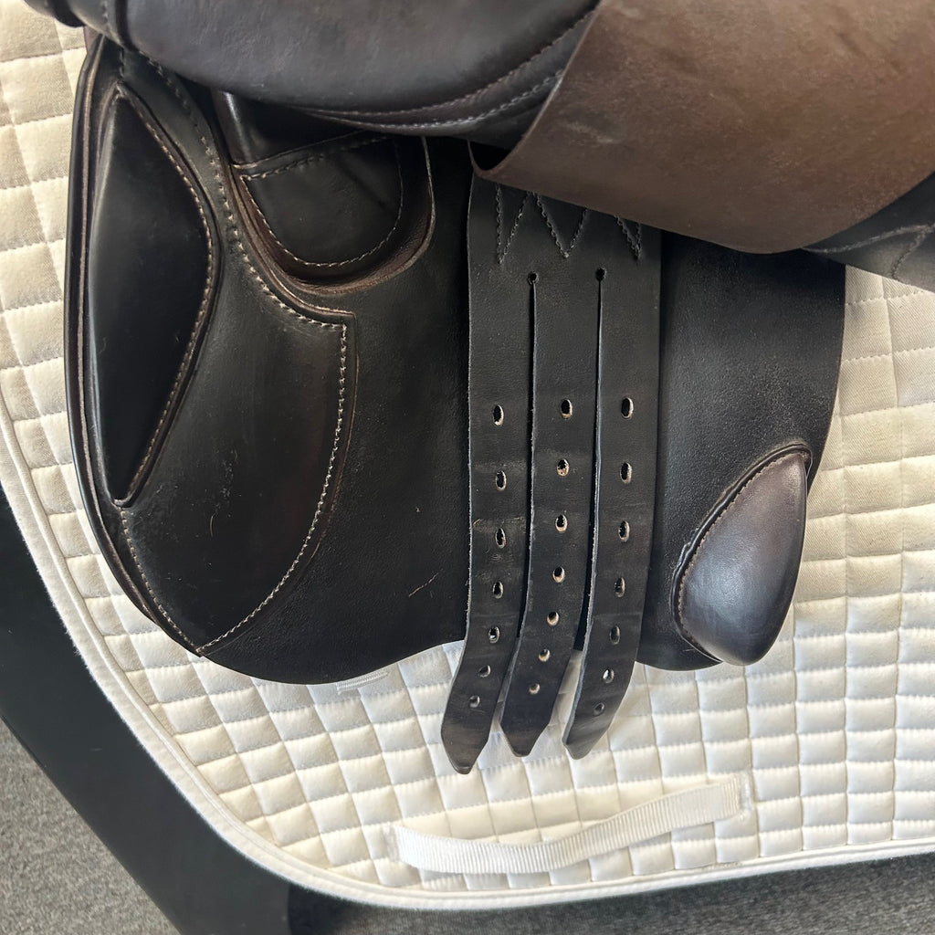 HOLD: Used Schleese Jete 17" Jump Saddle