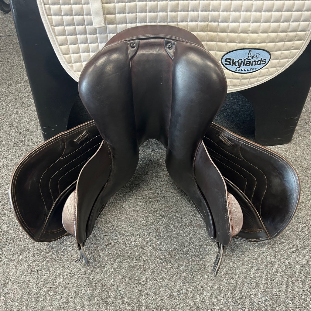 HOLD: Used Schleese Jete 17" Jump Saddle