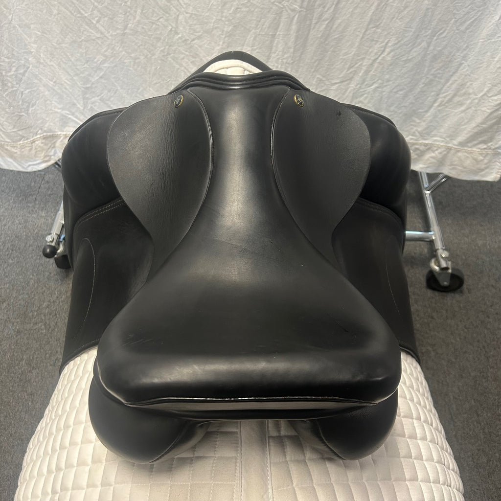 Used Hulsebos Dynamic 3 17" Dressage Saddle