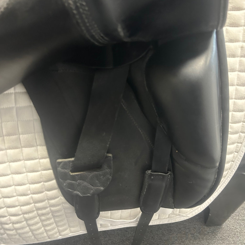 Used Hulsebos Dynamic 3 17" Dressage Saddle