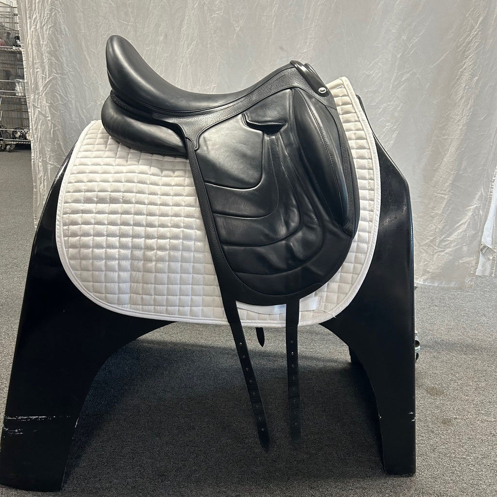 Used Devoucoux Makila Harmonie 18" Monoflap Dressage Saddle