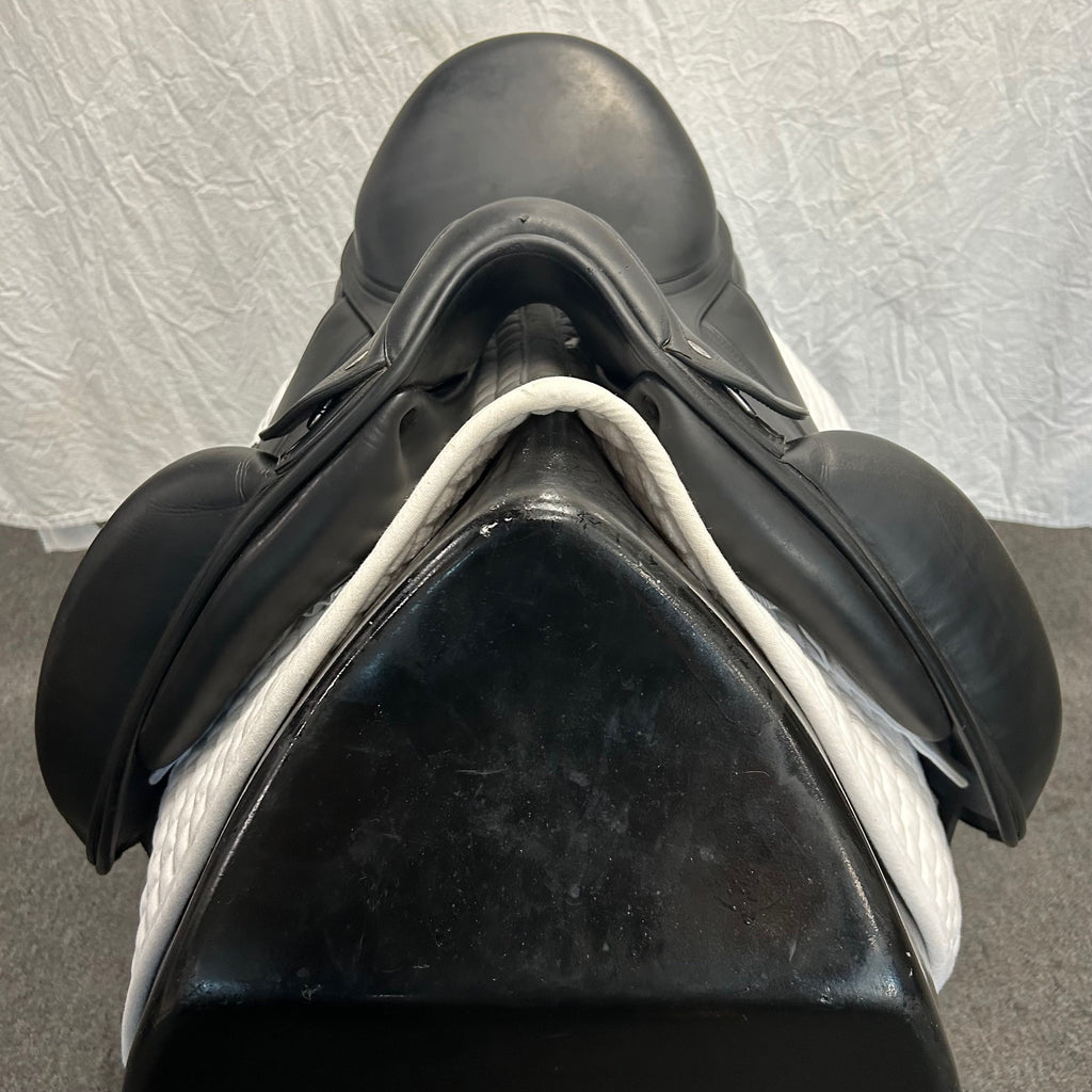 Used Equipe Oracle 17" Monoflap Dressage Saddle