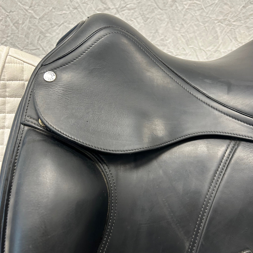 Used Equipe Oracle 17" Monoflap Dressage Saddle