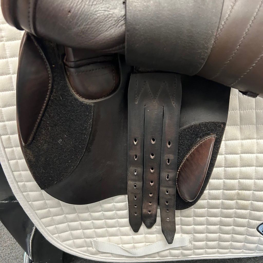 Used Schleese Jete 16.5" Jump Saddle