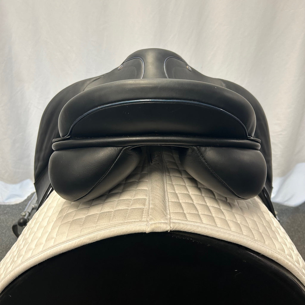 Used Detente Helix 17.5" Dressage Saddle