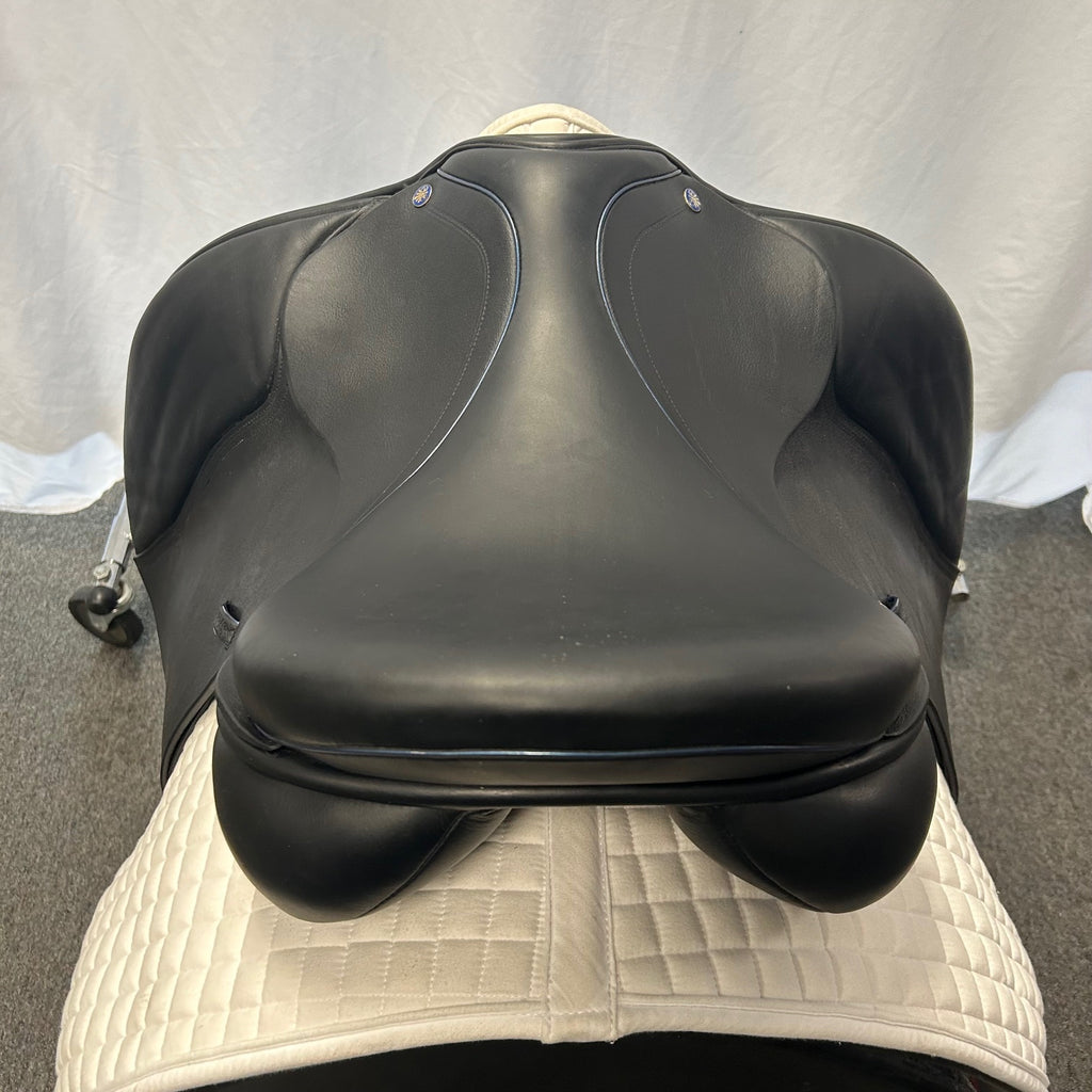 Used Detente Helix 17.5" Dressage Saddle