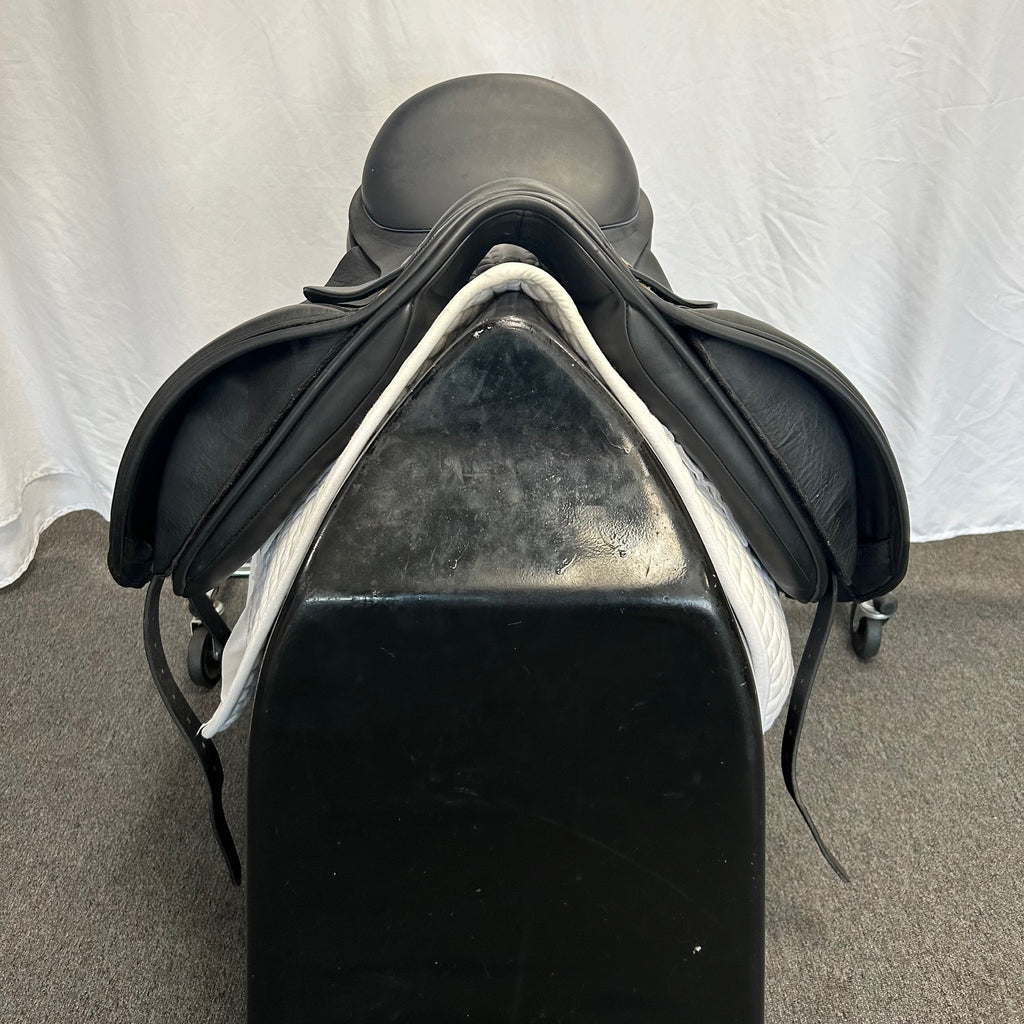 Used Detente Helix 17.5" Dressage Saddle