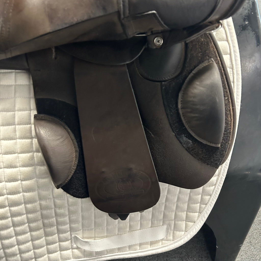 Used Schleese Merci 17.5" Jump Saddle