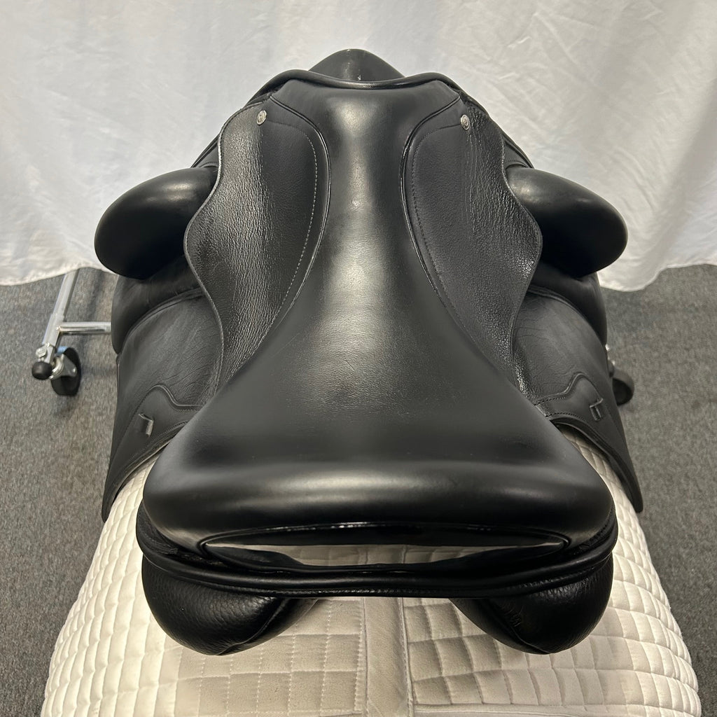 Used Custom Advantage R 17.5" Dressage Saddle