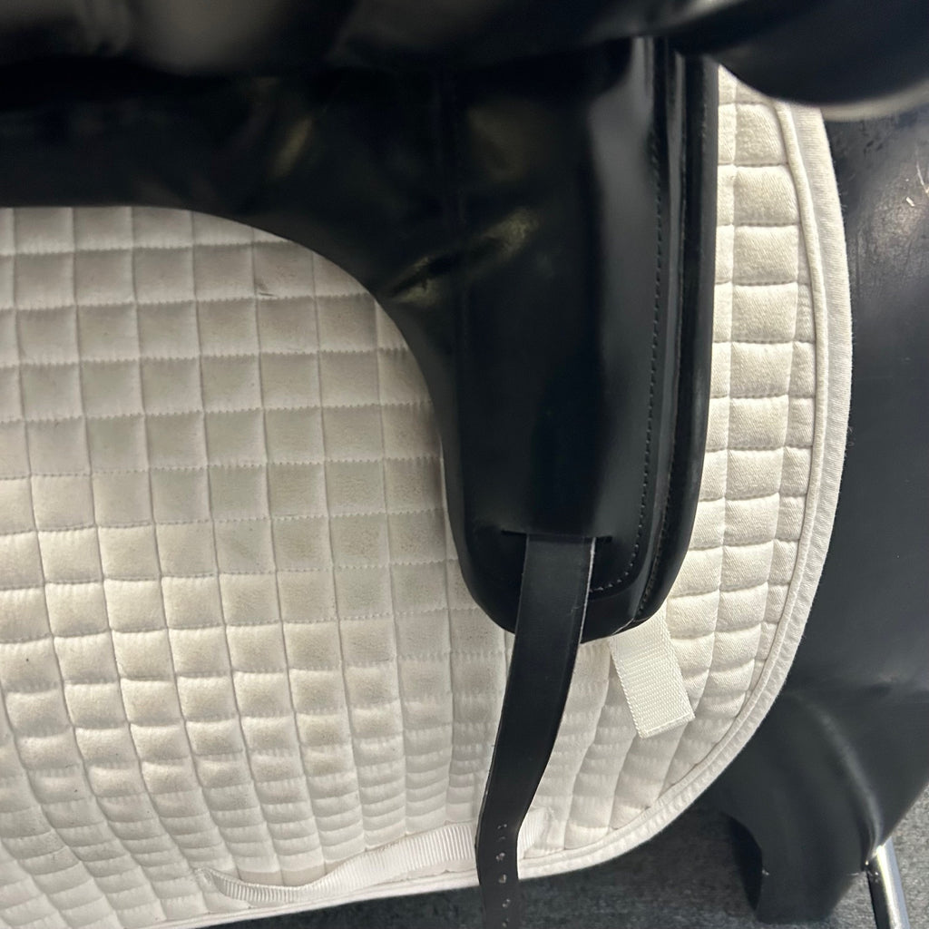 Used Custom Advantage R 17.5" Dressage Saddle