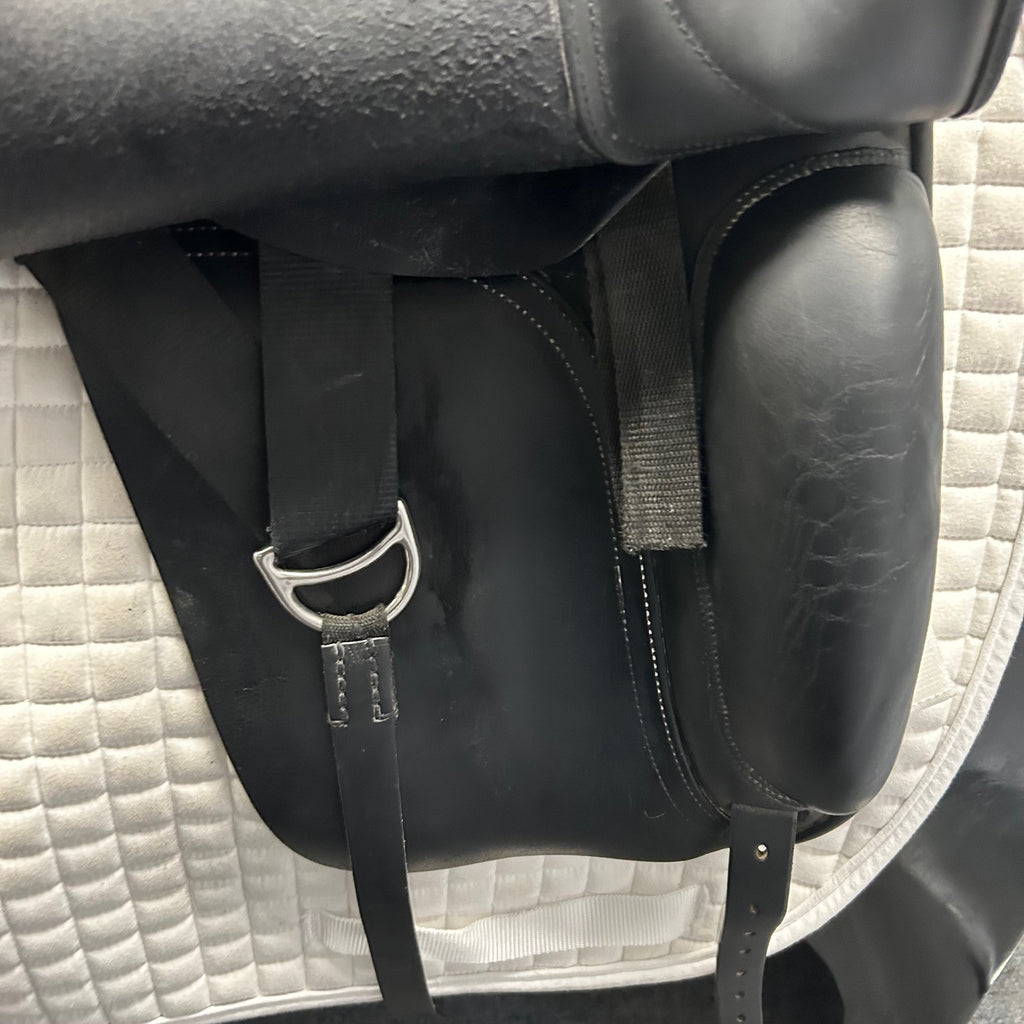 Used Custom Advantage 17" Dressage Saddle