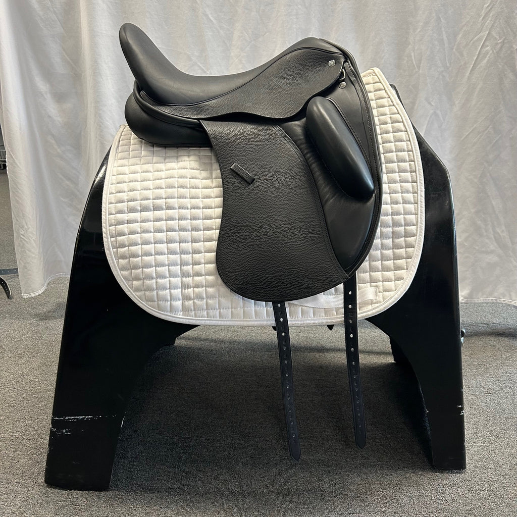 Demo Custom Wolfgang Signature Solo MKII 17.5" Dressage Saddle