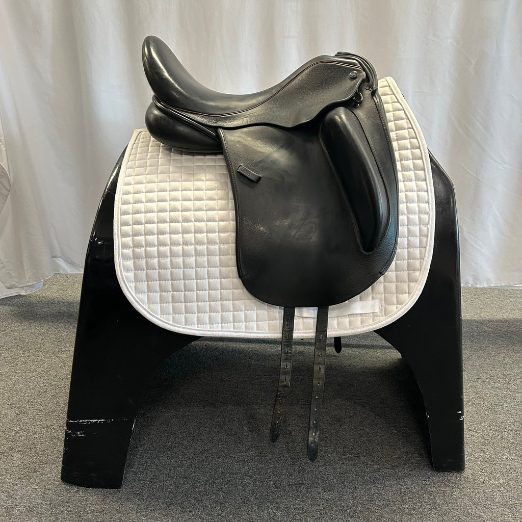 Used Dresch 18" Dressage Saddle