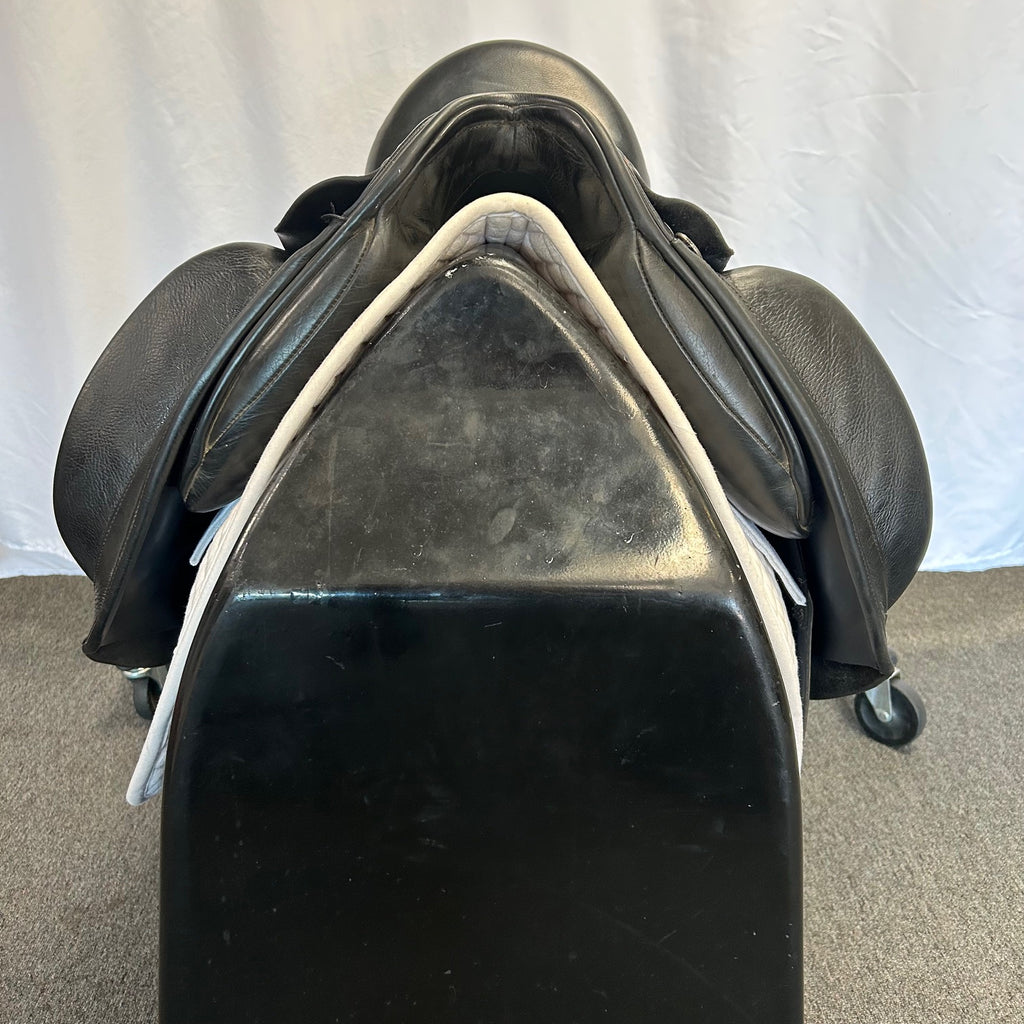 Used Dresch 18" Dressage Saddle