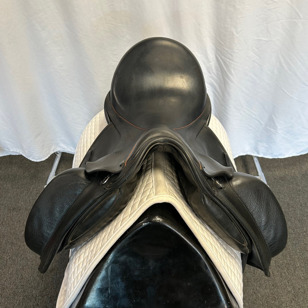 Used Dresch 18" Dressage Saddle