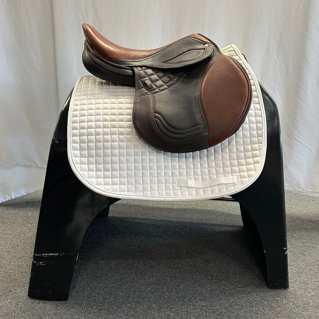 Used Schleese LightFlight 17.5" Jump Saddle